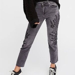 NWT Free People Embroidered Girlfriend Jeans‎ Floral Gray Black Size 24